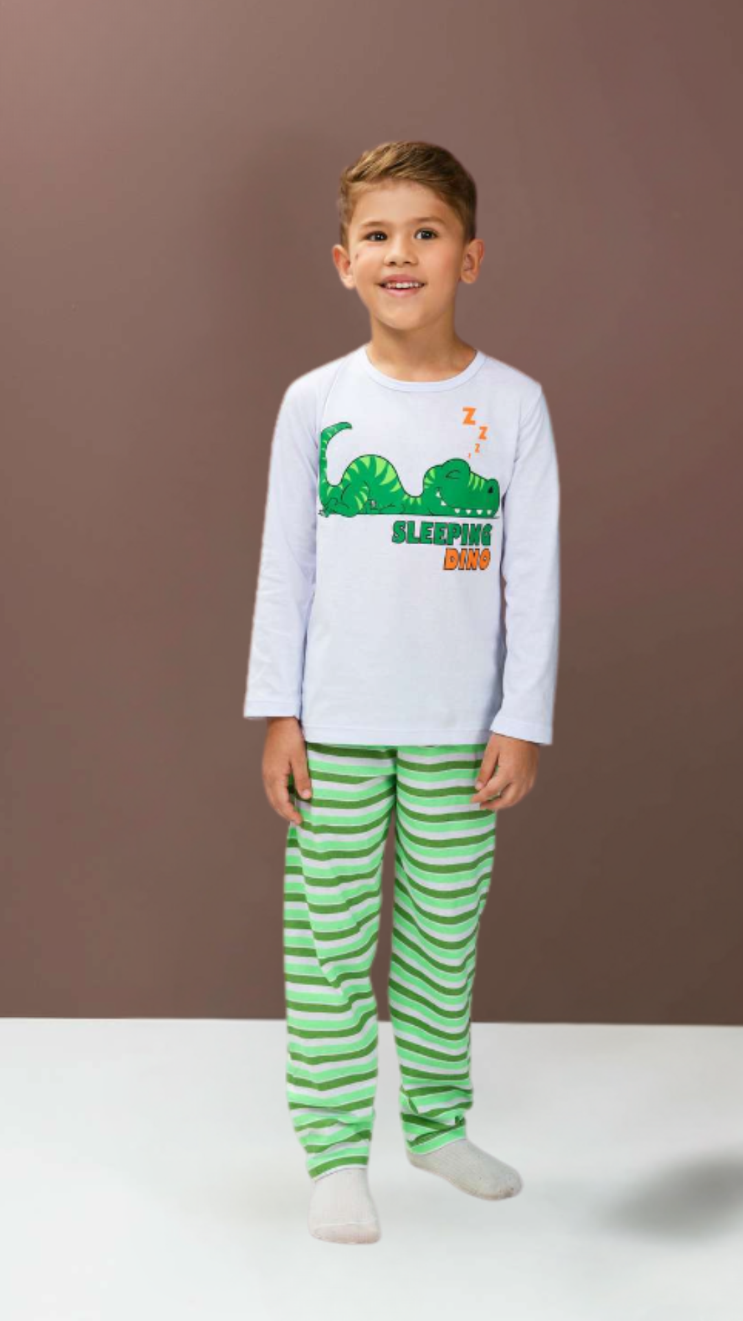 Conjunto de Pijama Masculino manga longa que brilha no escuro! Veste do 1 ao 8